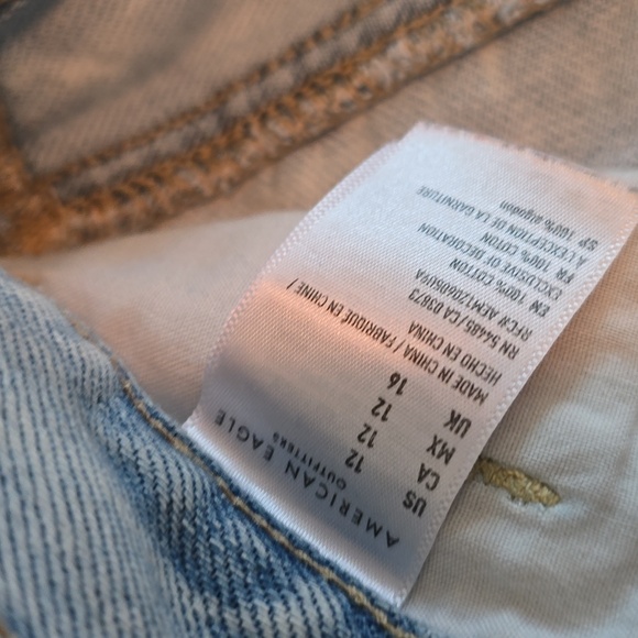 American Eagle Mom Shorts - Picture 3 of 4